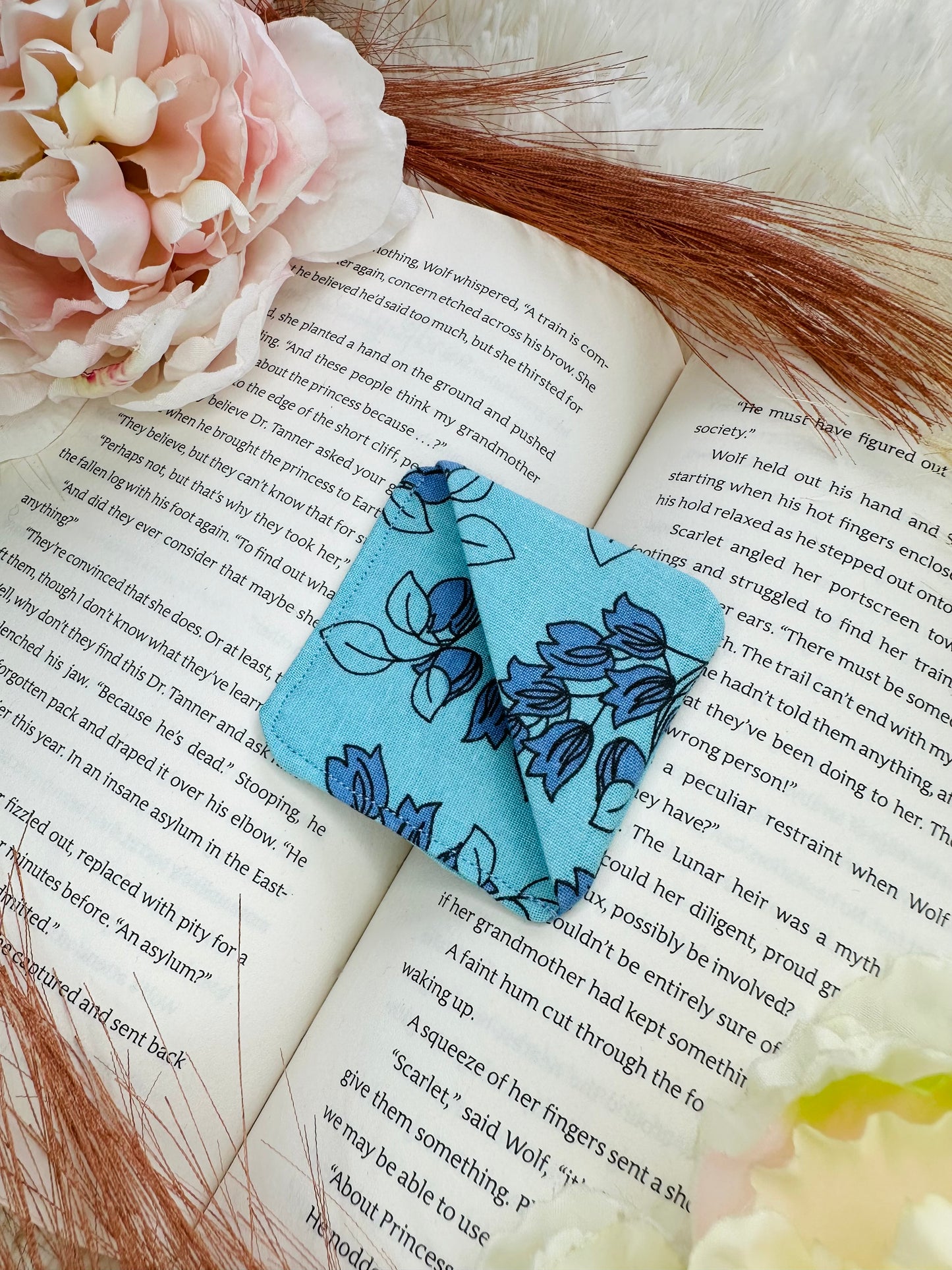 Set Of 2 Seaside Bloom Corner Bookmarks