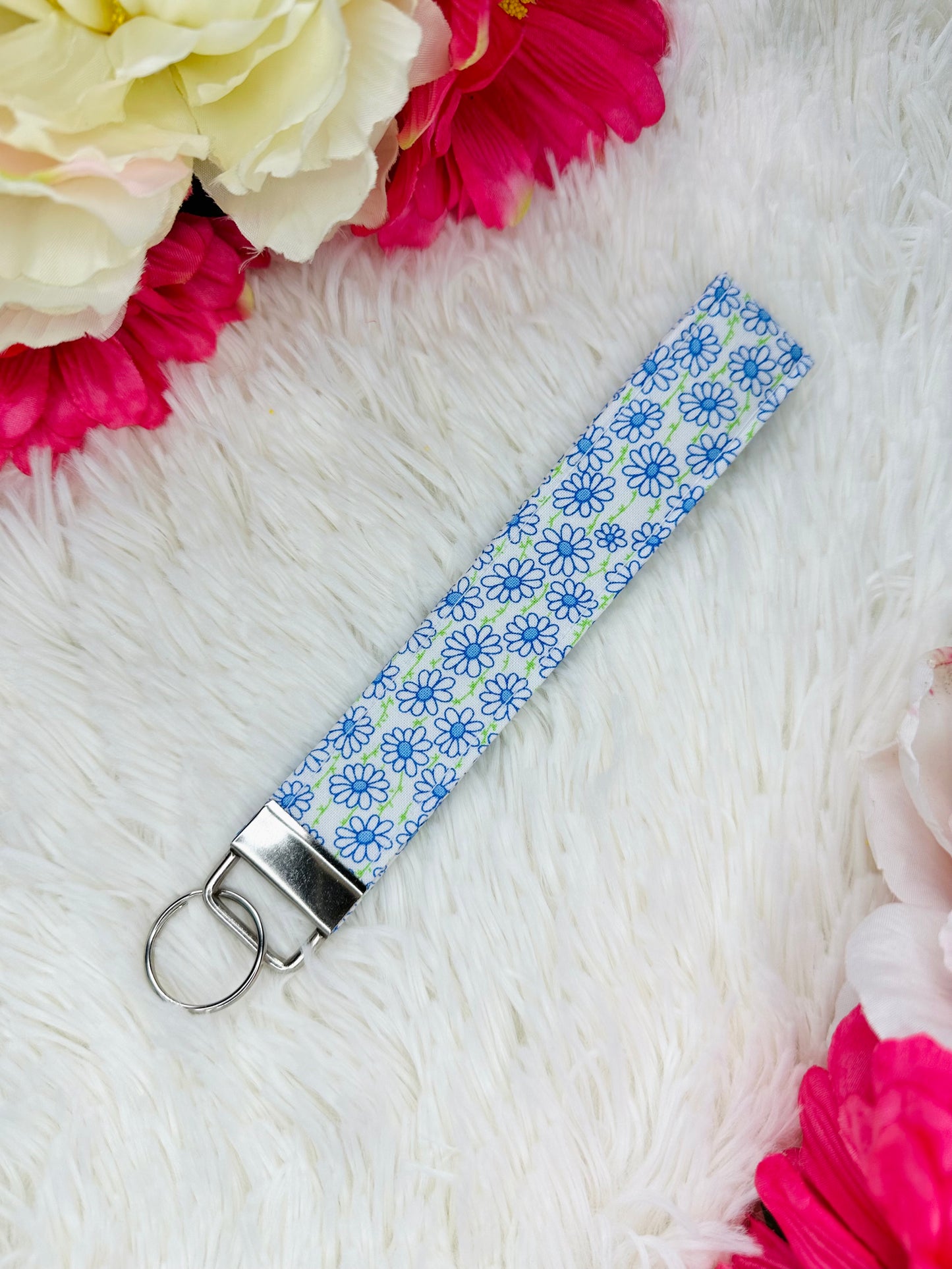Spring Daisies Wristlet