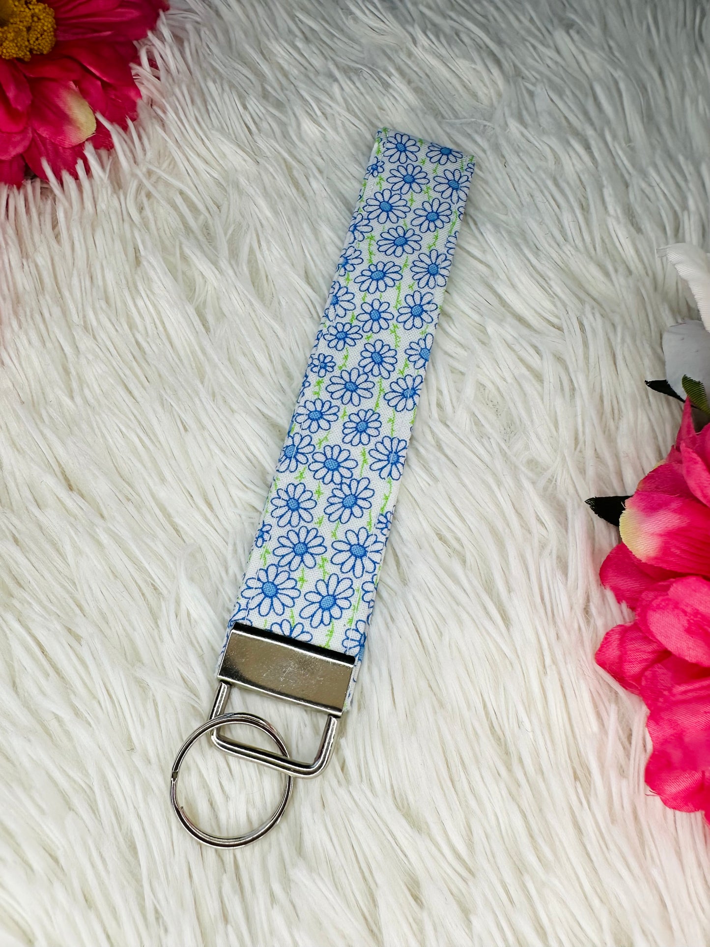 Spring Daisies Wristlet