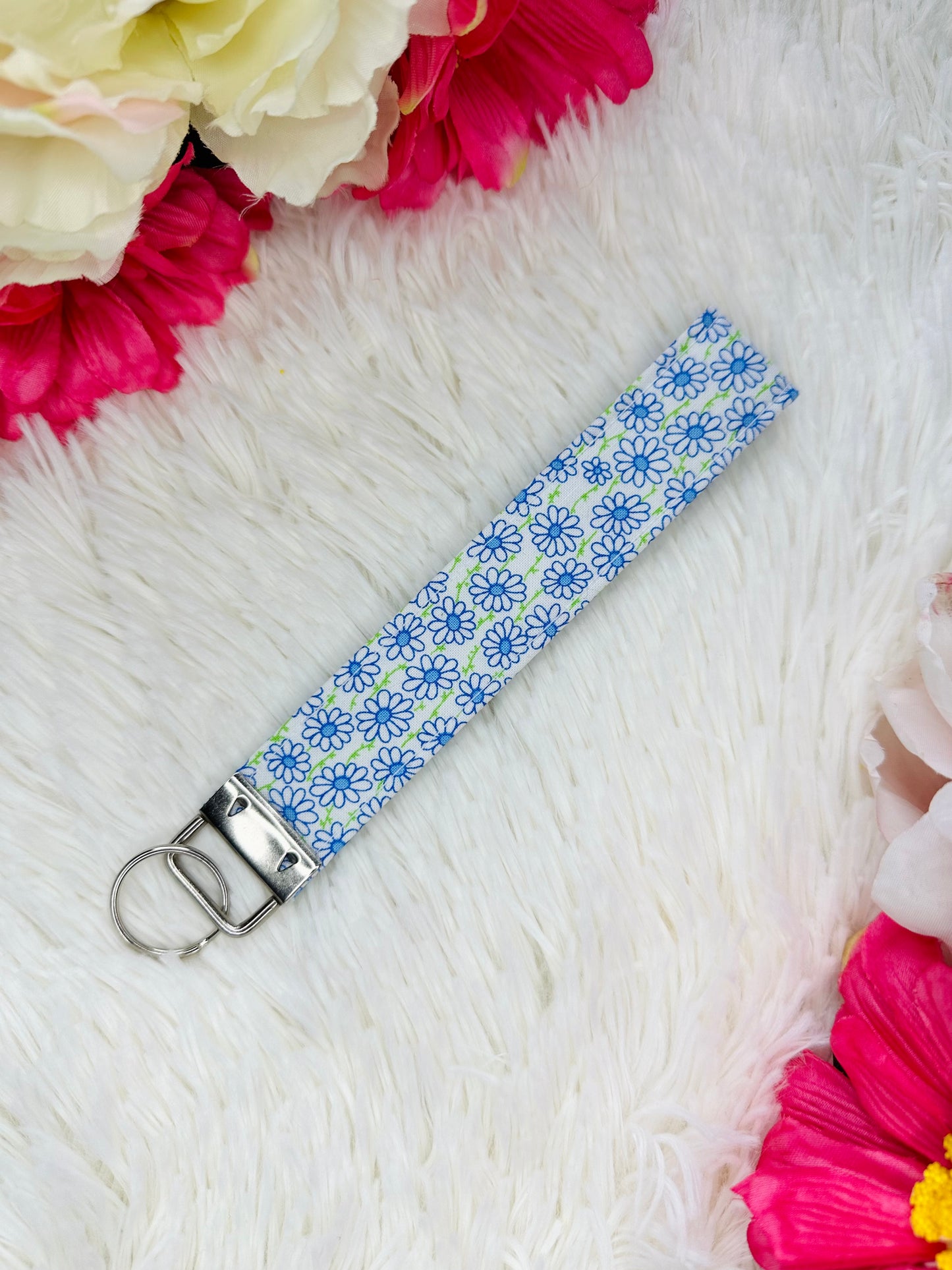 Spring Daisies Wristlet