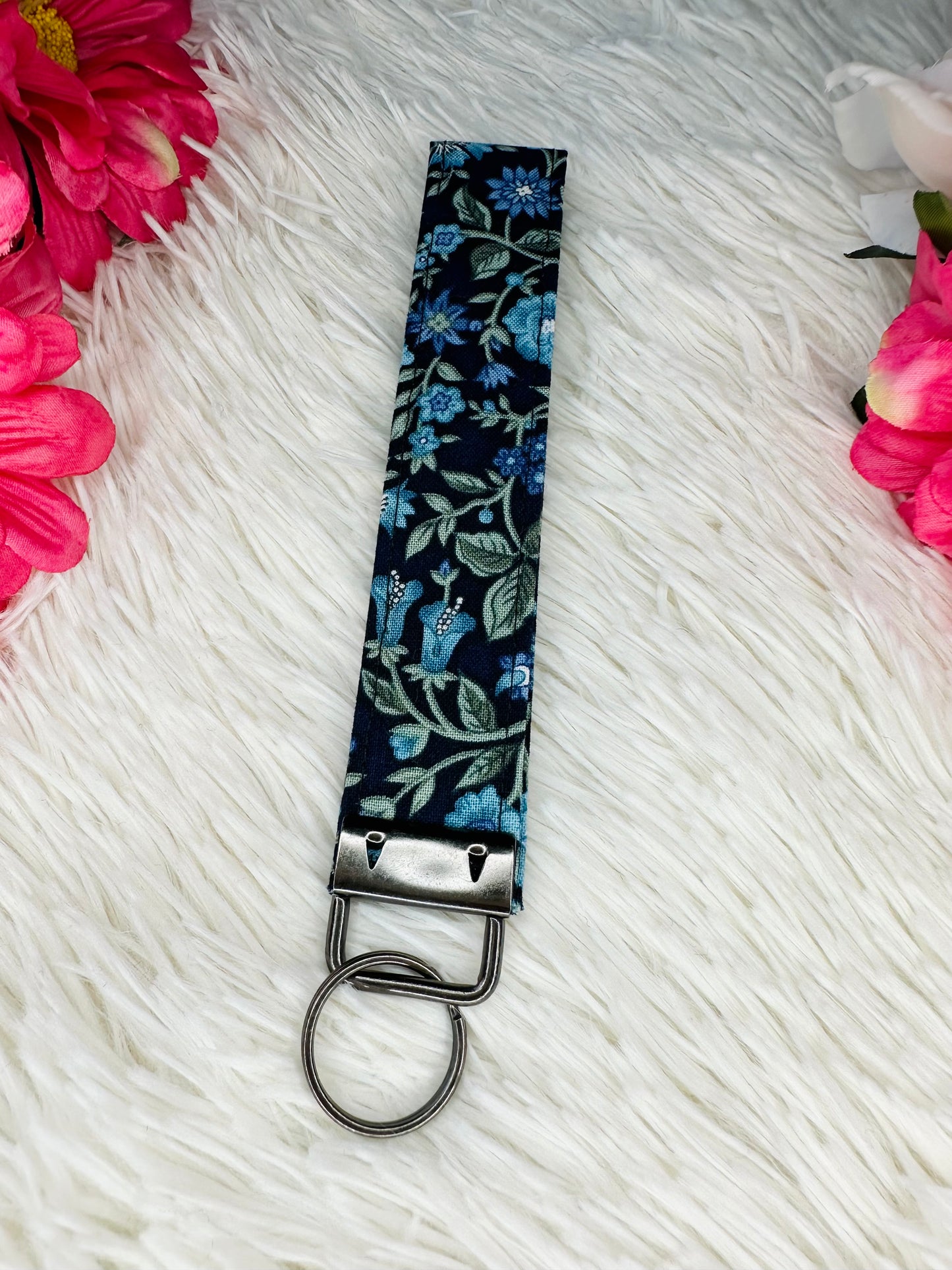 Seabreeze Meadow Wristlet