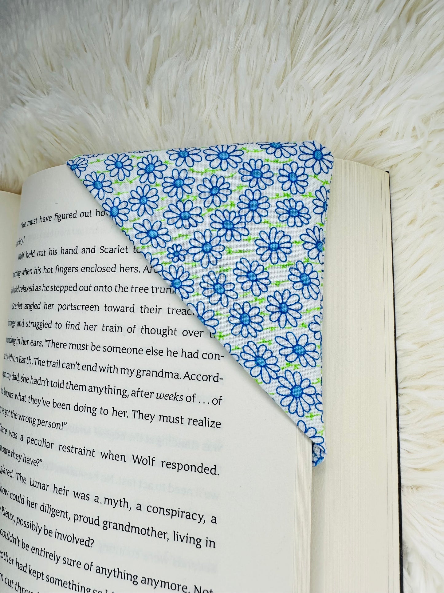 Set Of 2 Spring Daisies Corner Bookmarks