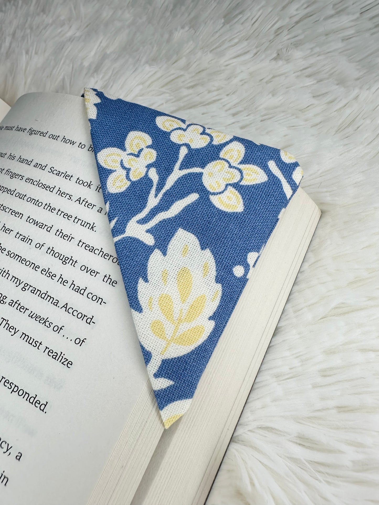 Set Of 2 Golden Blooms Corner Bookmarks