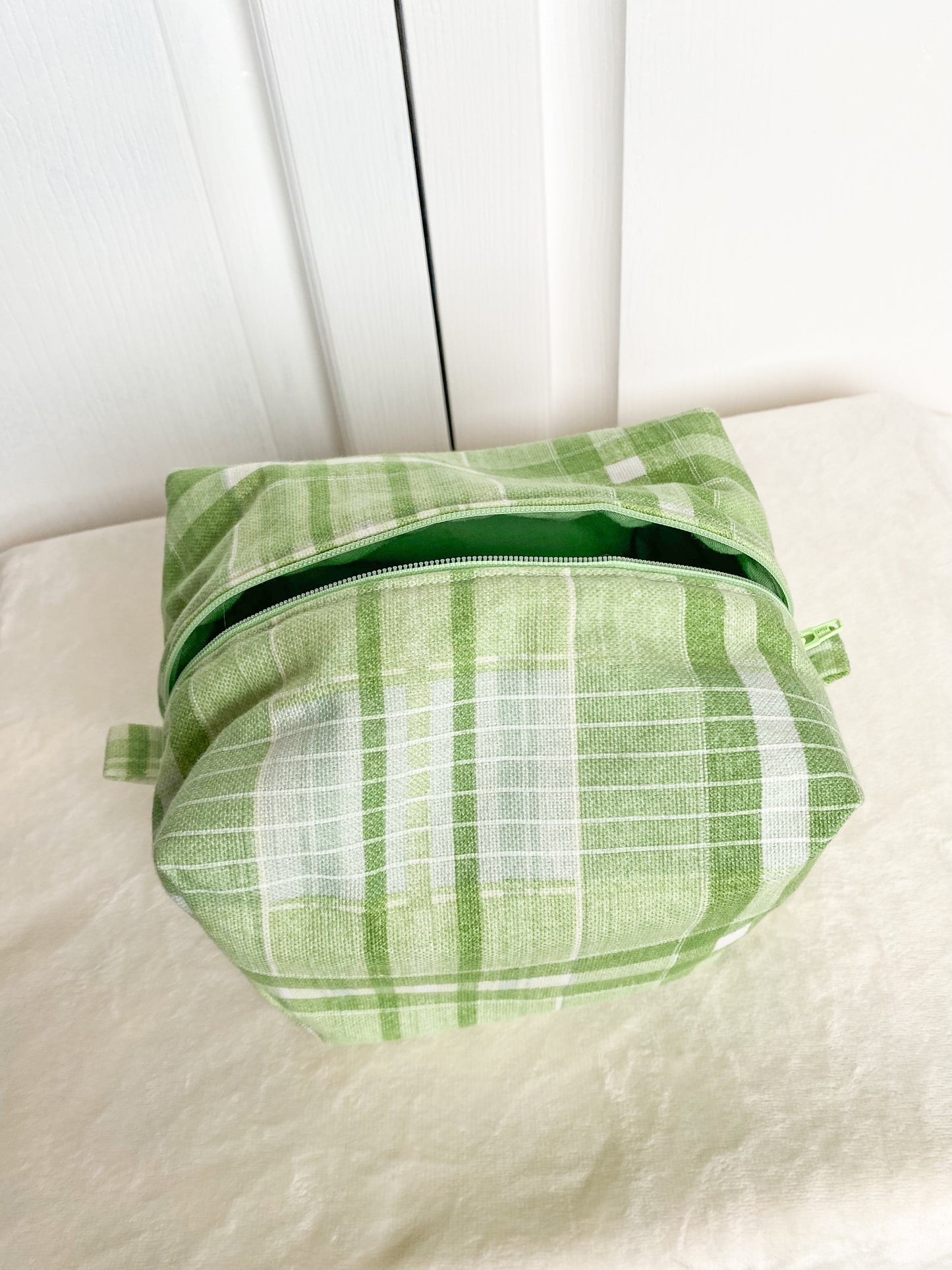 Evergreen Hue Makeup Box Pouch