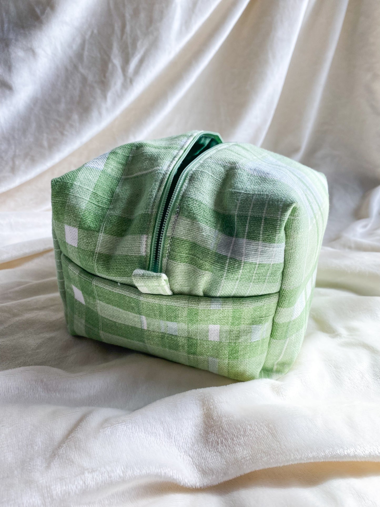 Evergreen Hue Makeup Box Pouch