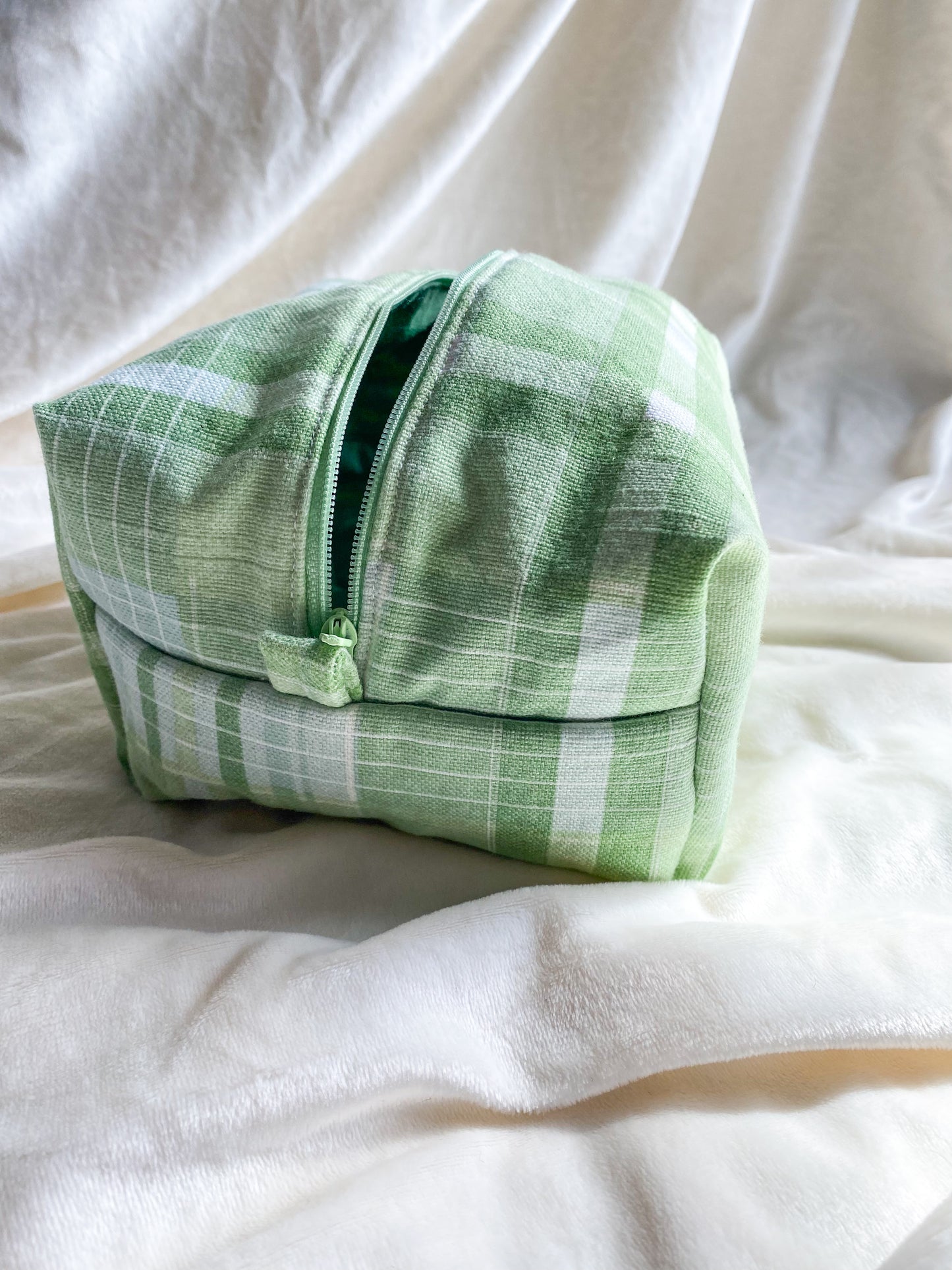 Evergreen Hue Makeup Box Pouch