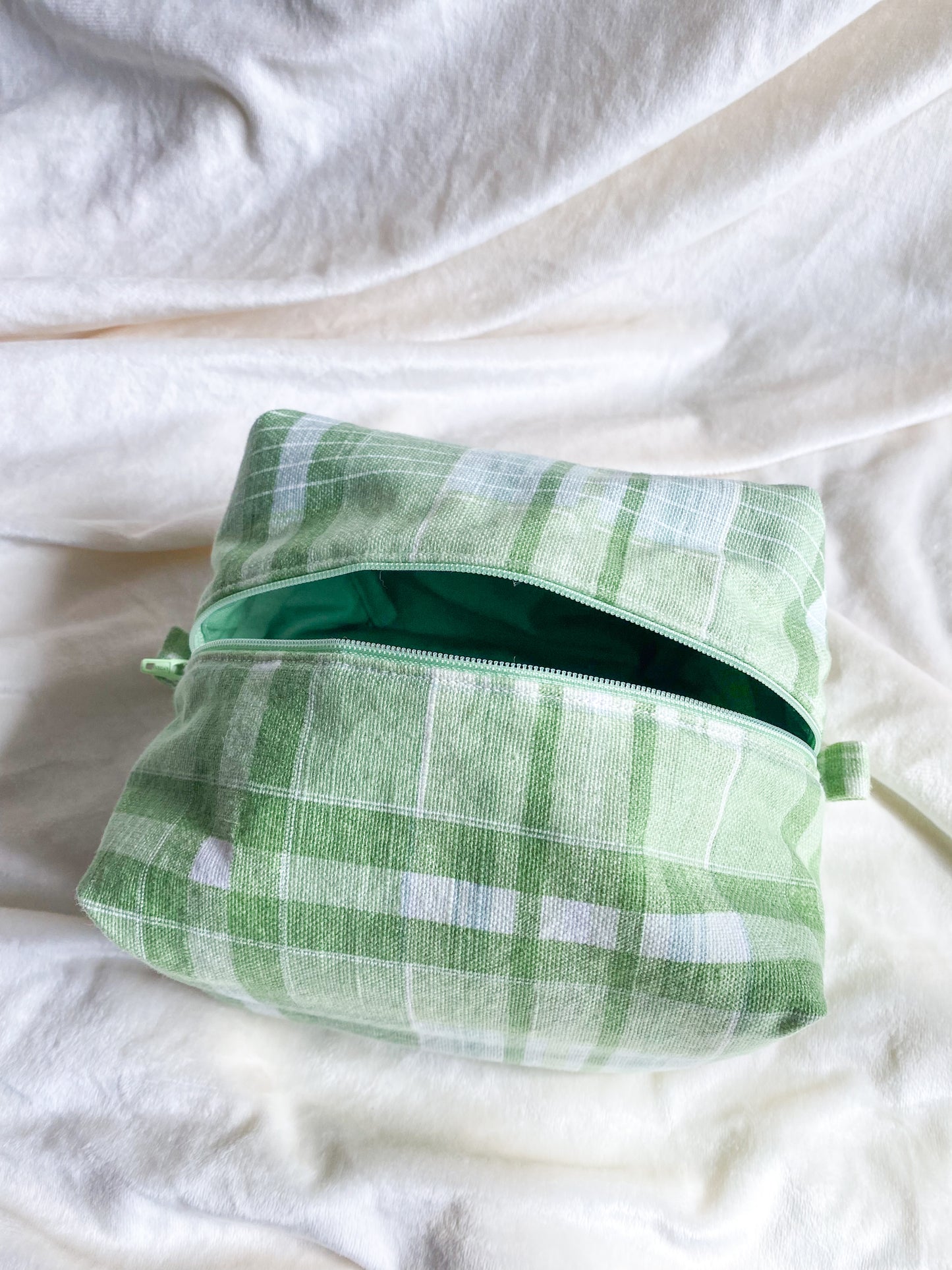 Evergreen Hue Makeup Box Pouch