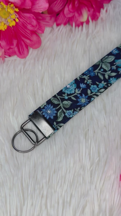 Seabreeze Meadow Wristlet